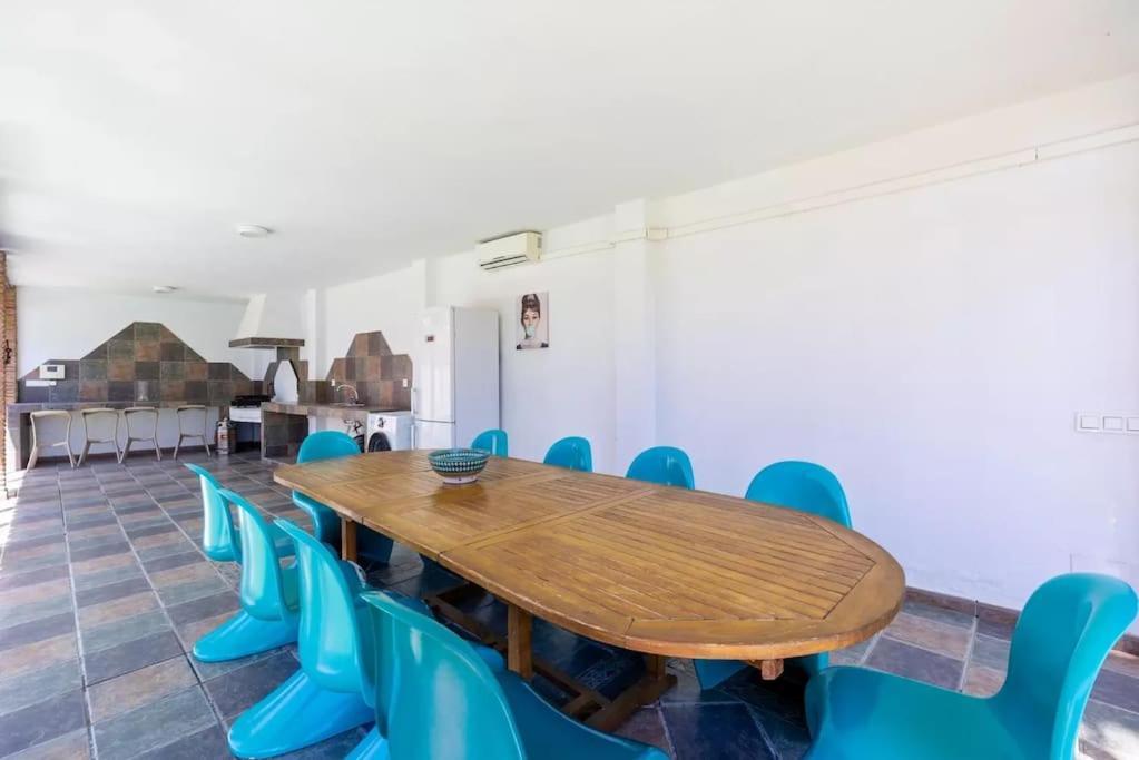 Ohana Luxury Villa With Heated Pool Малага Екстериор снимка