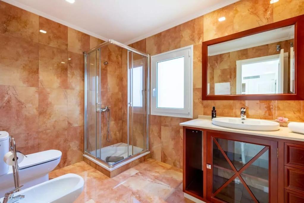 Ohana Luxury Villa With Heated Pool Малага Екстериор снимка